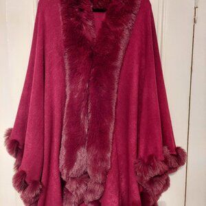 NWOT Burgundy Sweater Knit Cape with Faux Fur Accents One Size